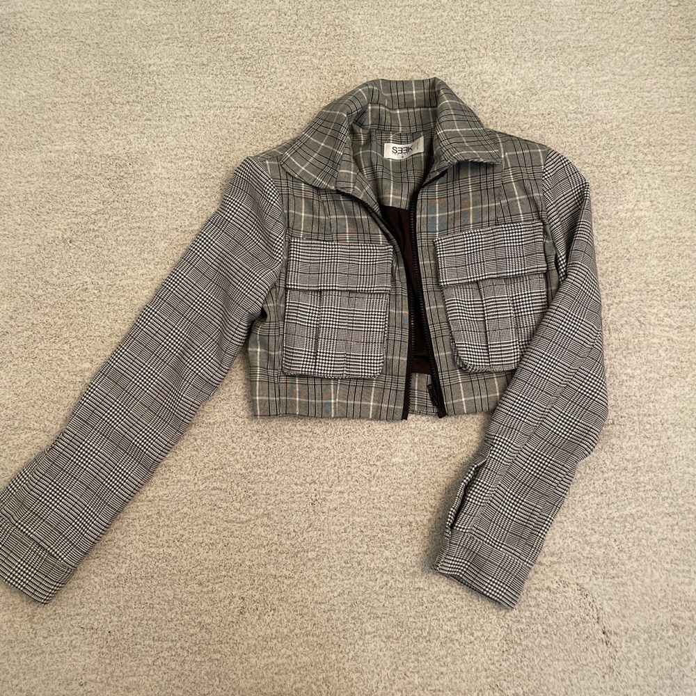 Cropped plaid jacket